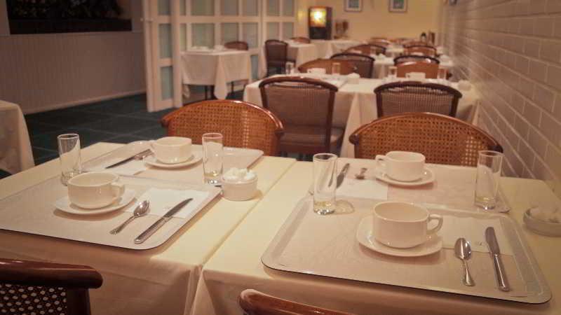 Loudéac Brit Hotel Les Voyageurs מראה חיצוני תמונה