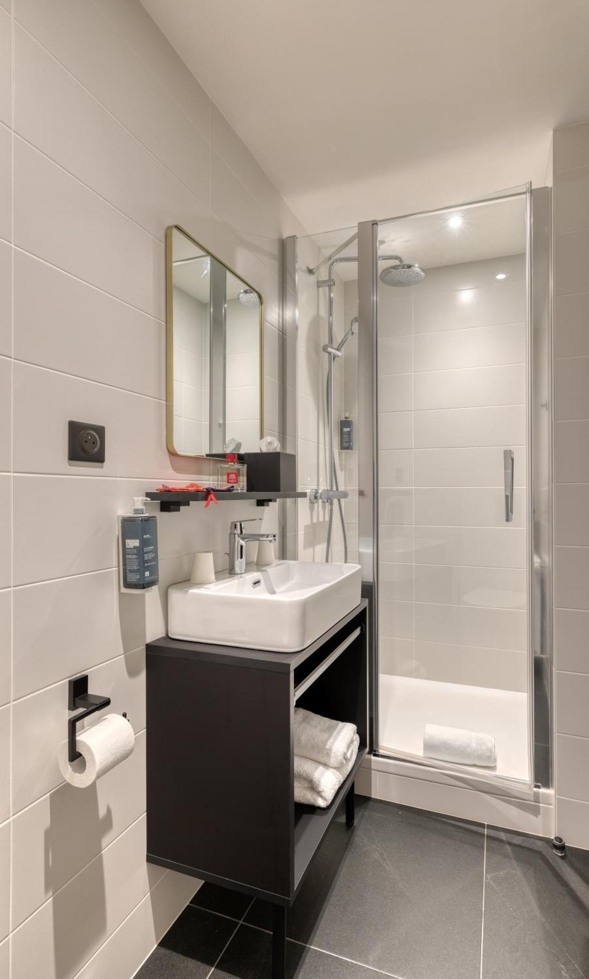 Loudéac Brit Hotel Les Voyageurs מראה חיצוני תמונה