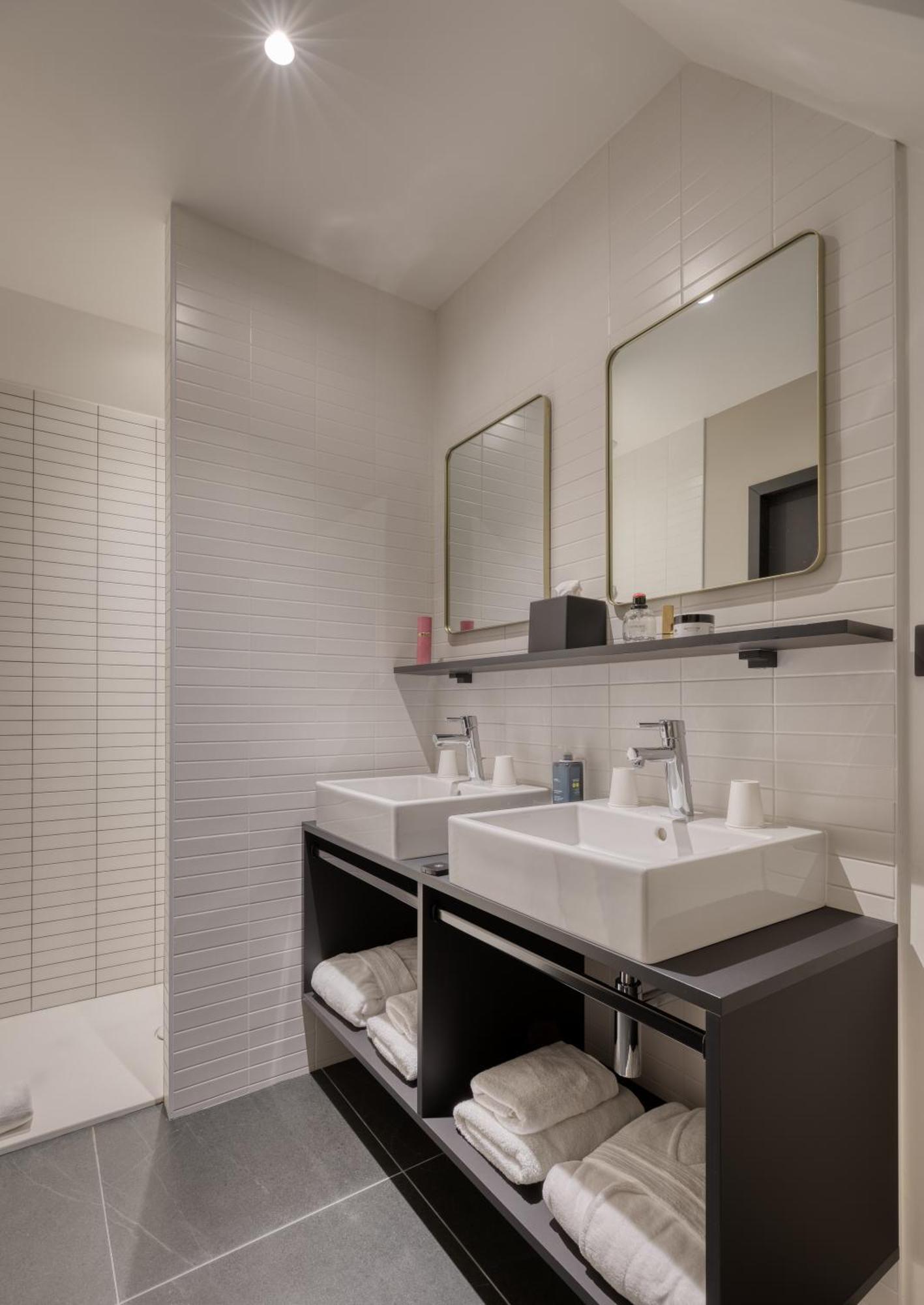 Loudéac Brit Hotel Les Voyageurs מראה חיצוני תמונה