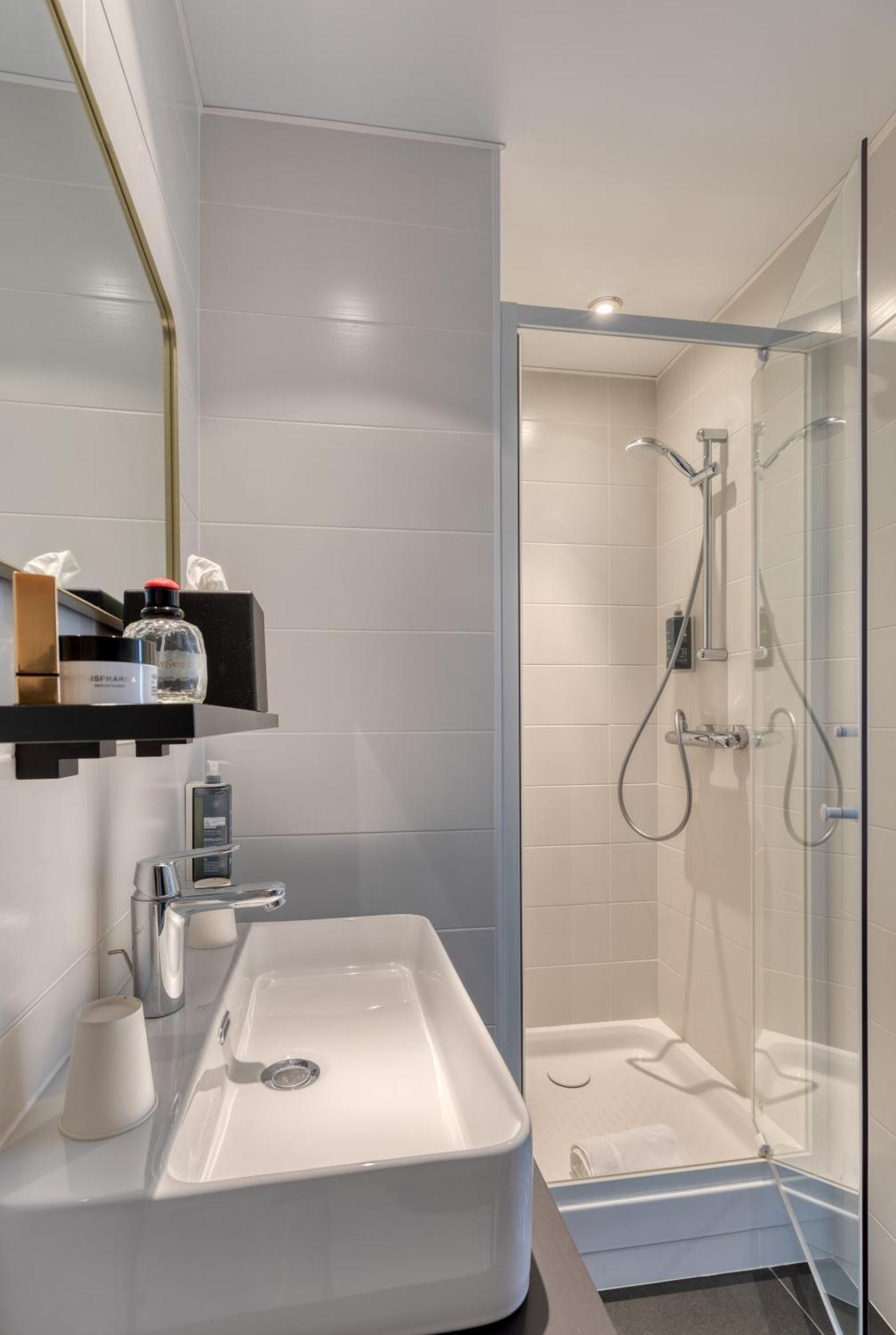 Loudéac Brit Hotel Les Voyageurs מראה חיצוני תמונה