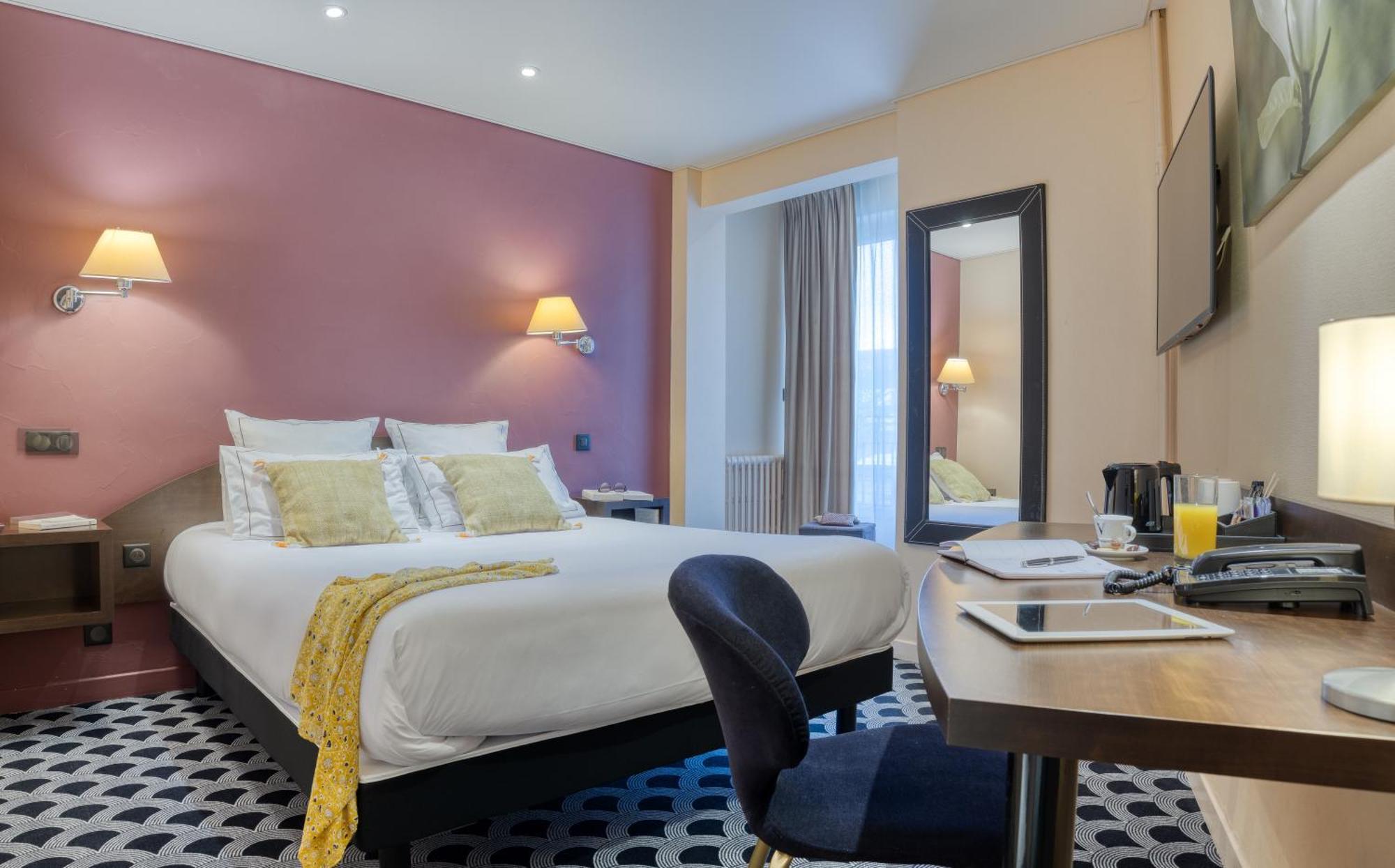 Loudéac Brit Hotel Les Voyageurs מראה חיצוני תמונה