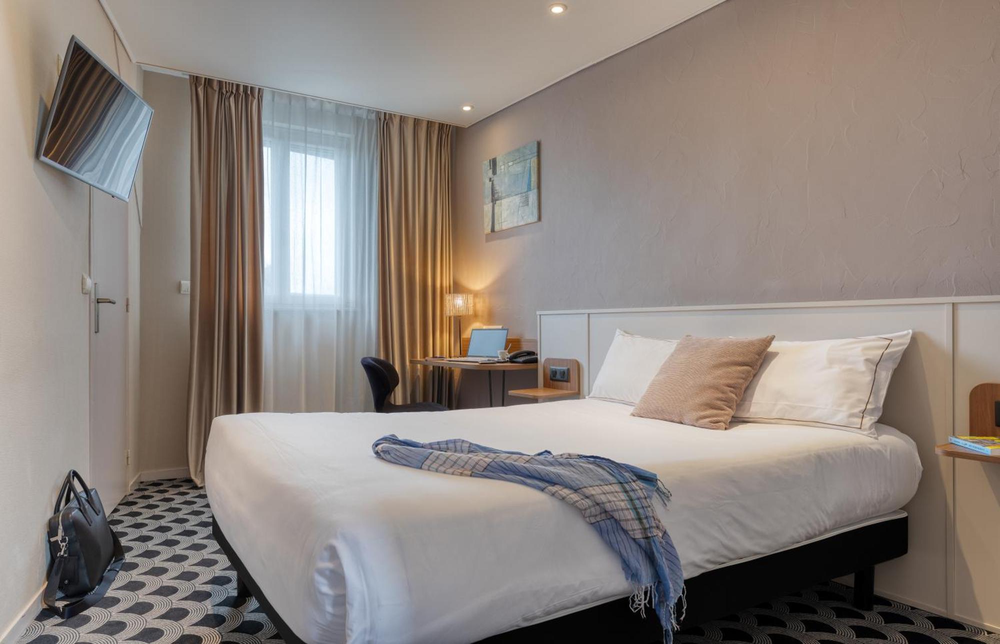 Loudéac Brit Hotel Les Voyageurs מראה חיצוני תמונה