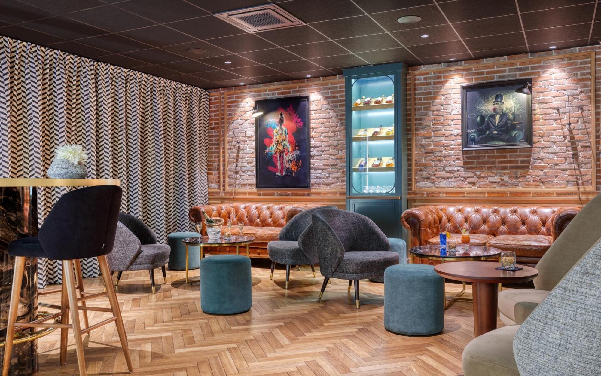 Loudéac Brit Hotel Les Voyageurs מראה חיצוני תמונה