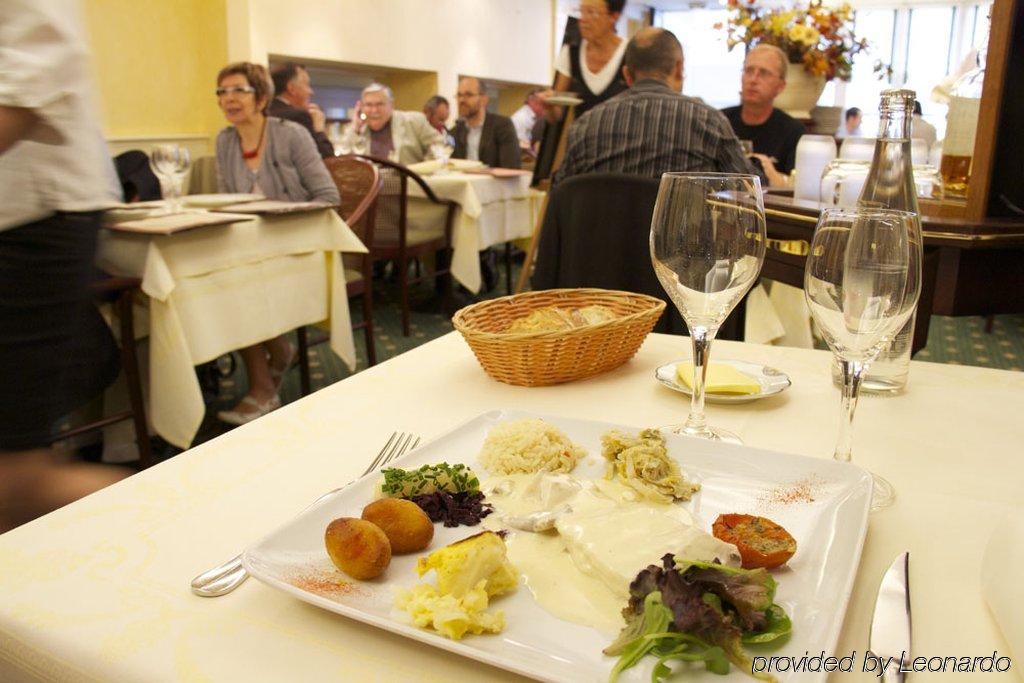 Loudéac Brit Hotel Les Voyageurs מסעדה תמונה