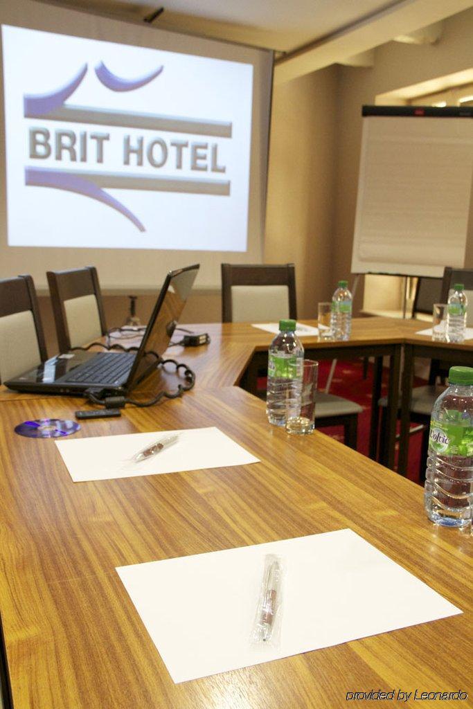 Loudéac Brit Hotel Les Voyageurs עסק תמונה