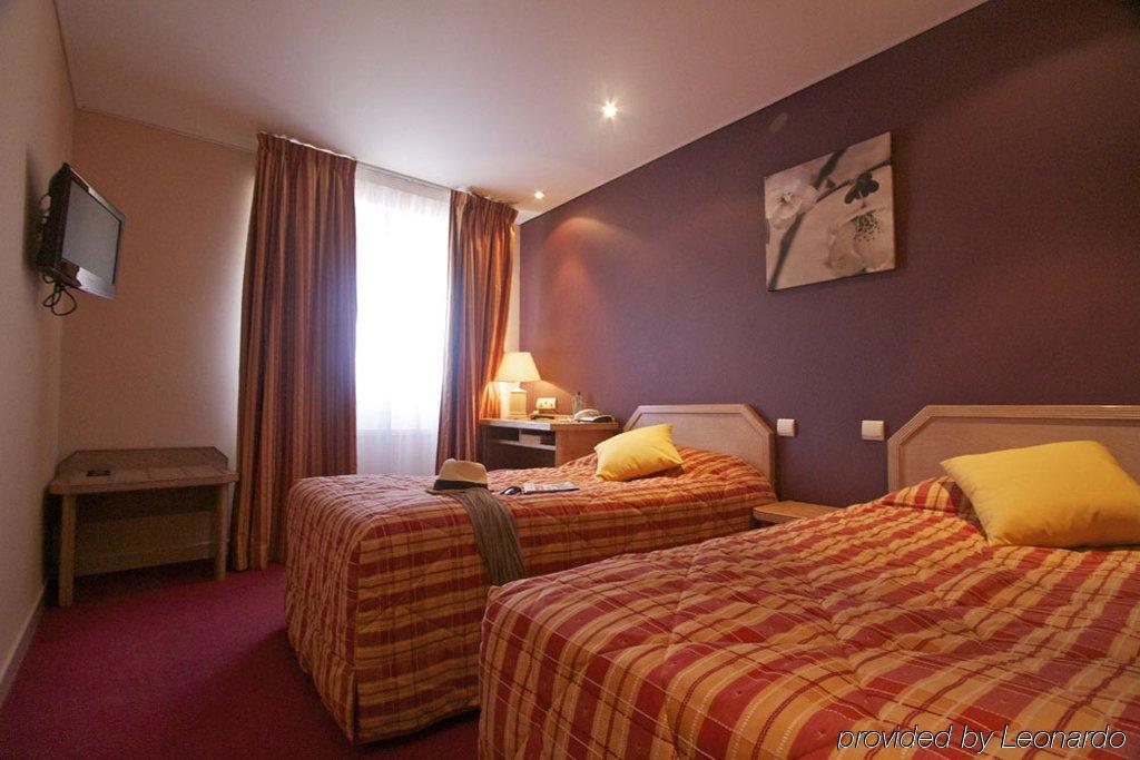 Loudéac Brit Hotel Les Voyageurs חדר תמונה